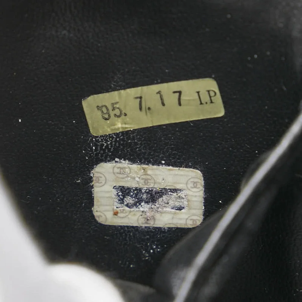 CHANEL Black Caviar Leather Logo Pouch